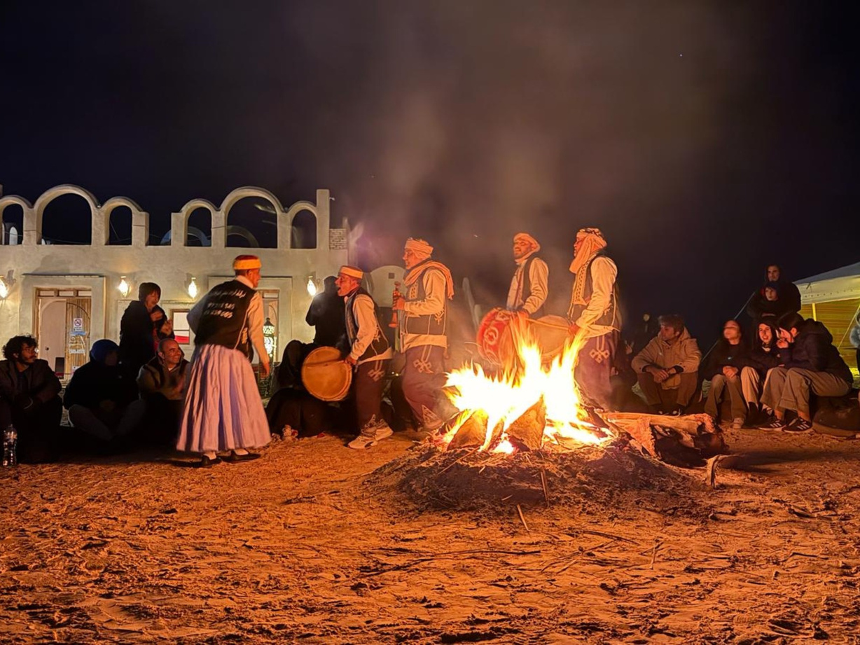 Soirée conviviale autour du feu de camp